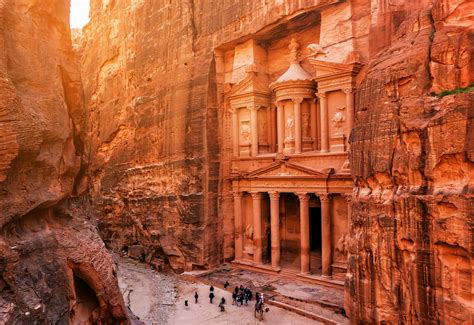 where is petra in israel.